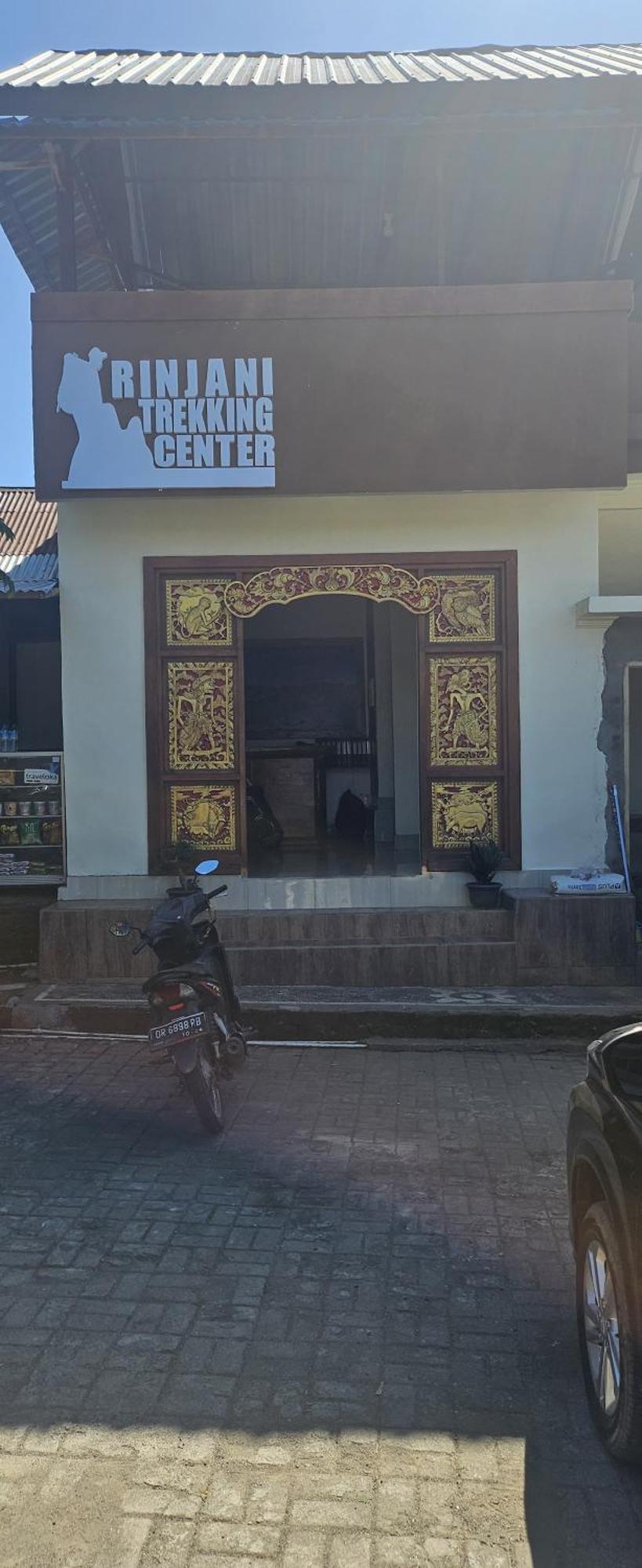 Отель Rinjani Trekking Center Сенару Экстерьер фото